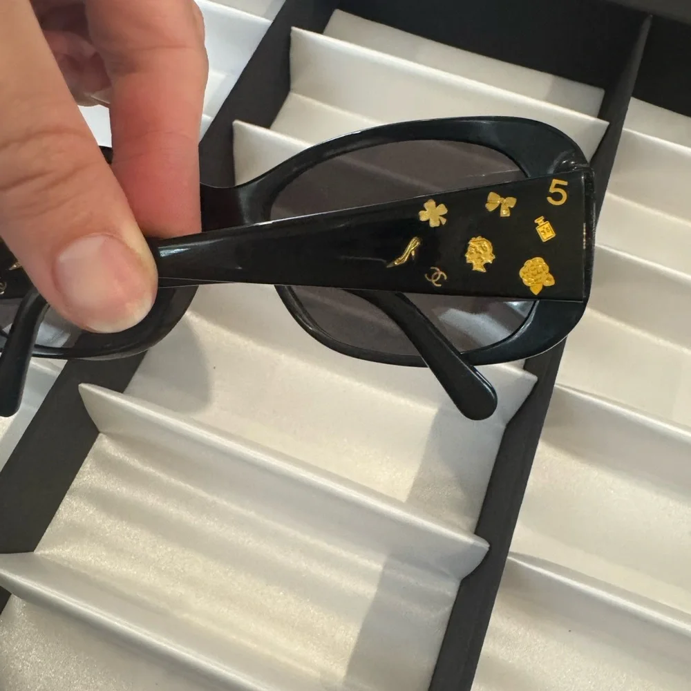 Chanel vintage Brown and black Sunglasses